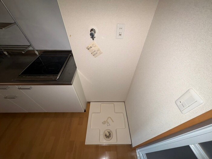 物件内観写真14　(洗濯機置場)