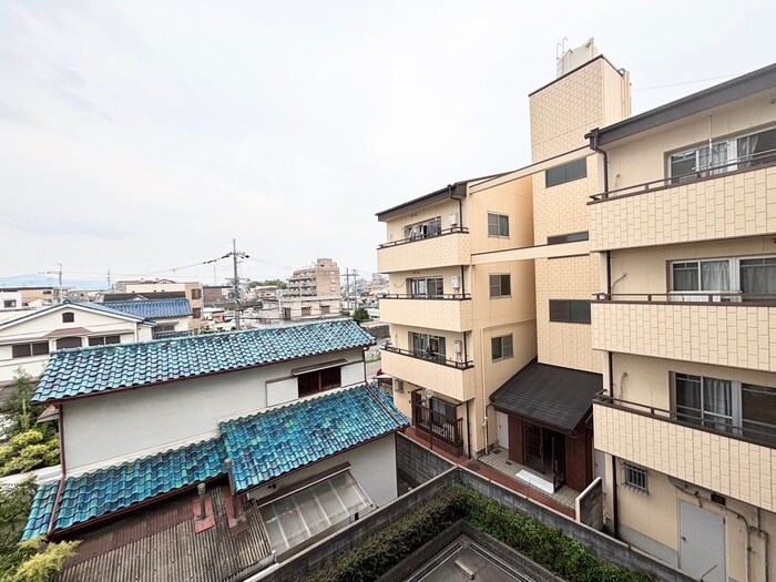 物件内観写真18　(室内からの展望)