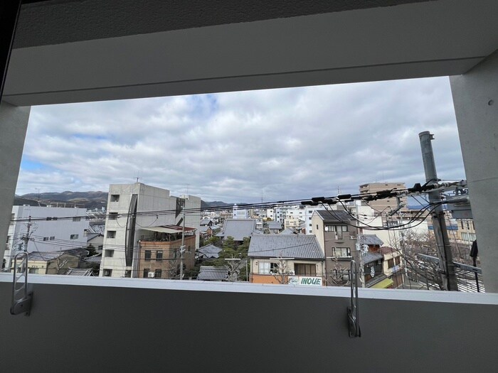 物件内観写真17　(室内からの展望)