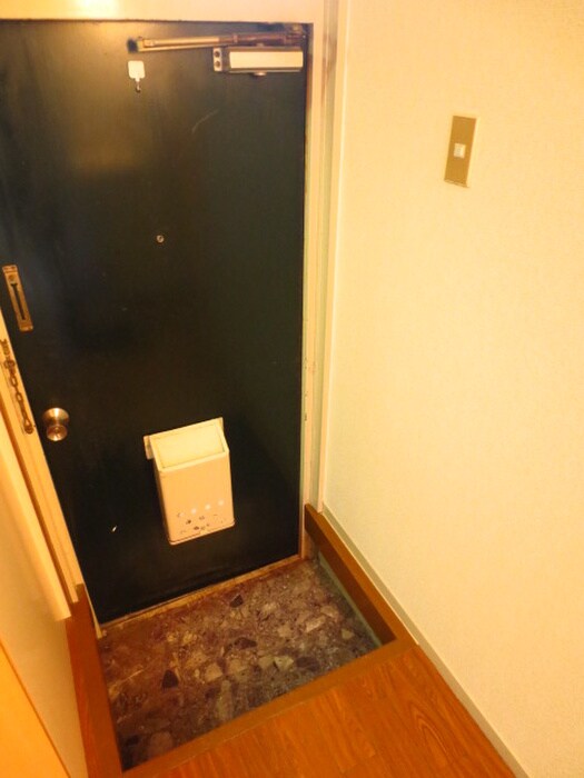 物件内観写真16　(玄関)