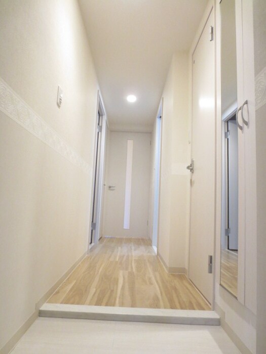 物件内観写真16　(玄関)