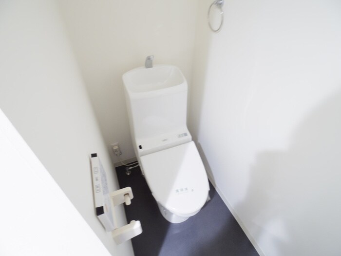 物件内観写真14　(トイレ)