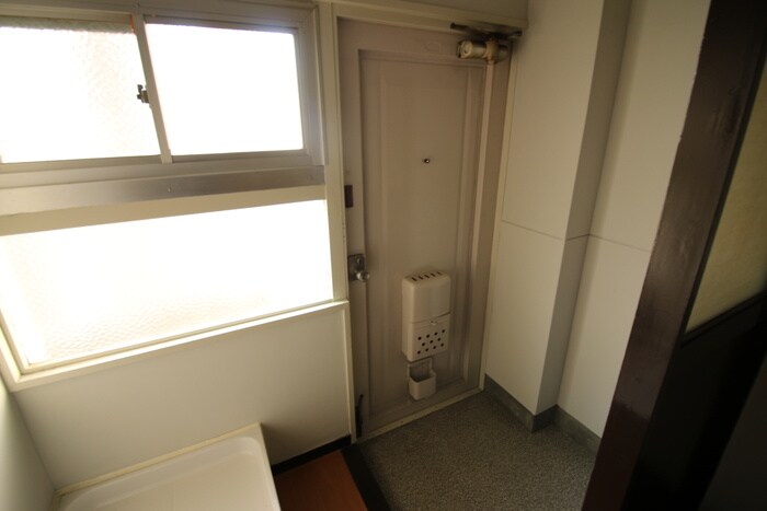 物件内観写真15　(玄関)