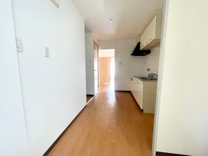 物件内観写真16　(廊下)