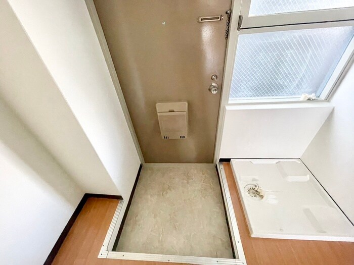 物件内観写真17　(玄関)