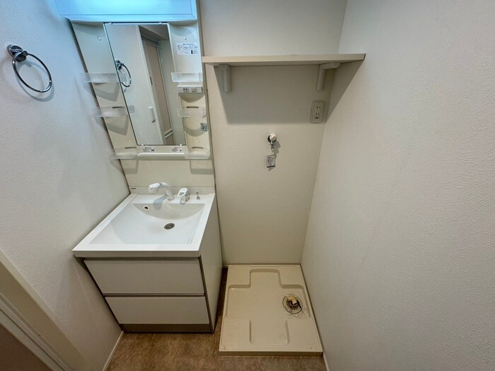 物件内観写真18　(洗濯機置場)