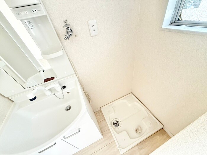 物件内観写真18　(洗濯機置場)