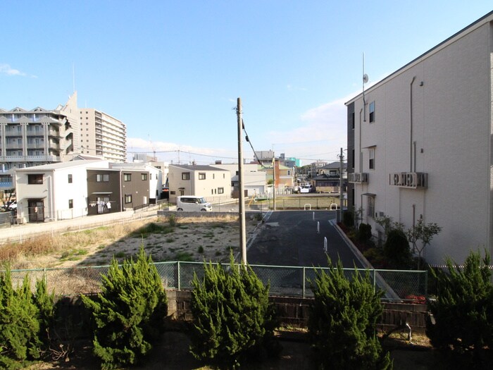 物件内観写真17　(室内からの展望)