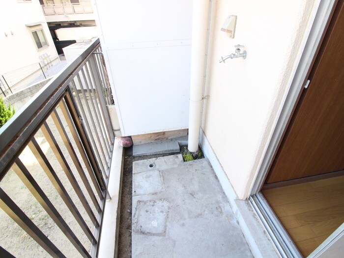 物件内観写真18　(洗濯機置場)