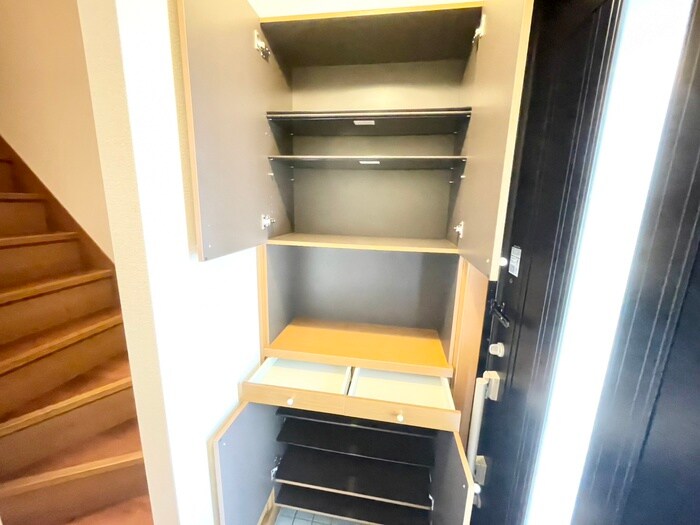 物件内観写真17　(靴箱)