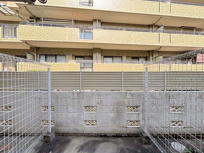 物件内観写真9　(室内からの展望)