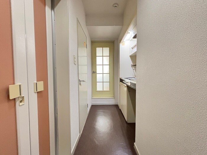 物件内観写真12　(廊下)