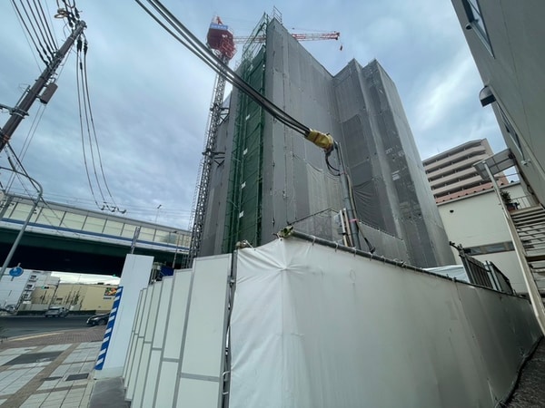 建築中