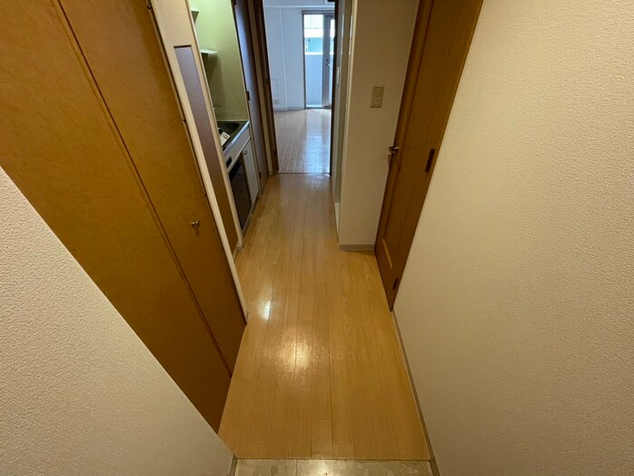 物件内観写真18　(廊下)