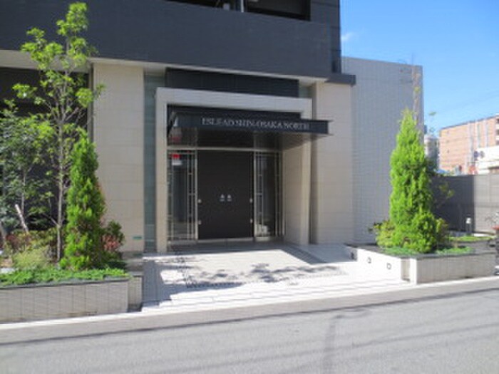 物件外観写真2　(エントランス部分)