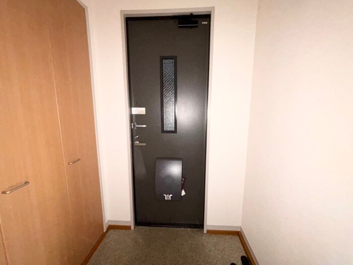 物件内観写真18　(玄関)