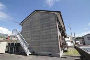 ハイツノナカ外観写真