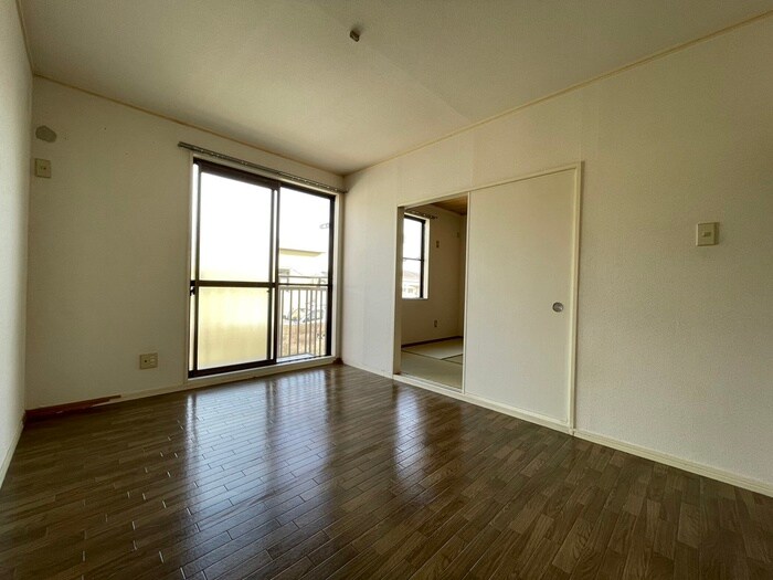 物件内観写真8　(居室)