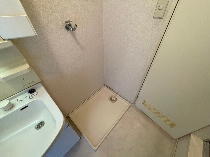 物件内観写真14　(洗濯機置場)