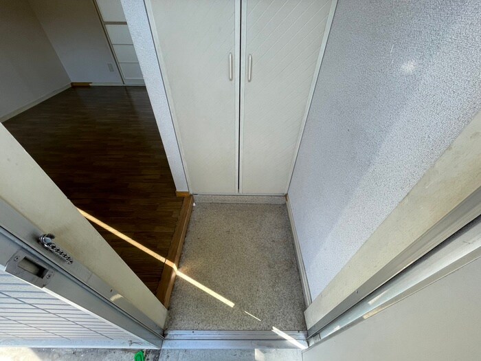 物件内観写真15　(玄関)