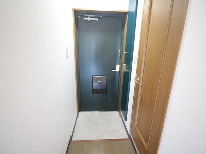 物件内観写真15　(玄関)