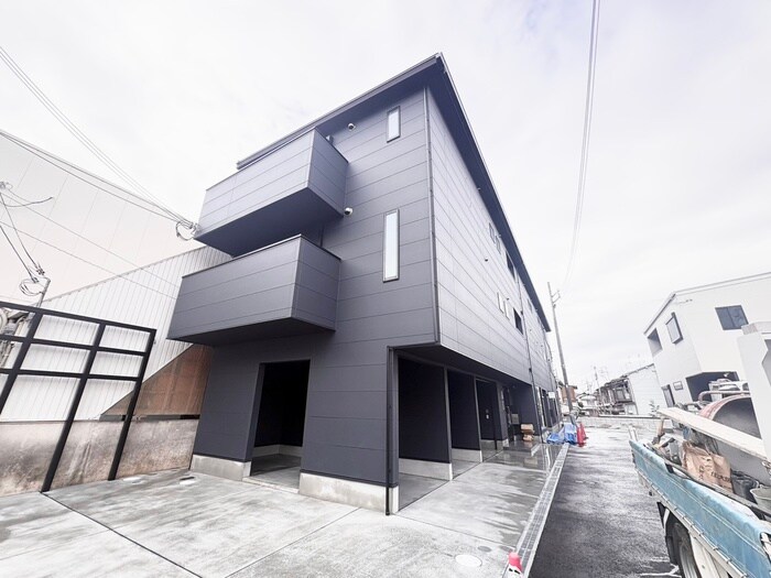 物件外観写真1　(建築中)