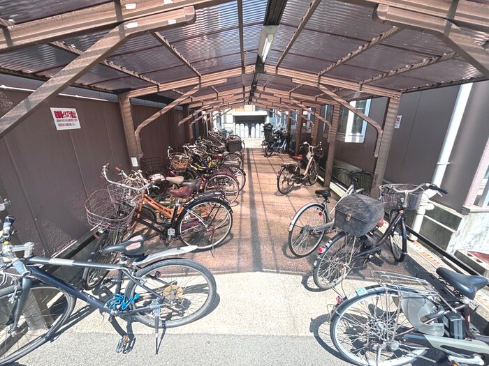 物件外観写真6　(駐輪場)