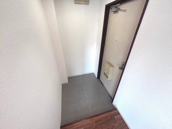 物件内観写真13　(玄関)