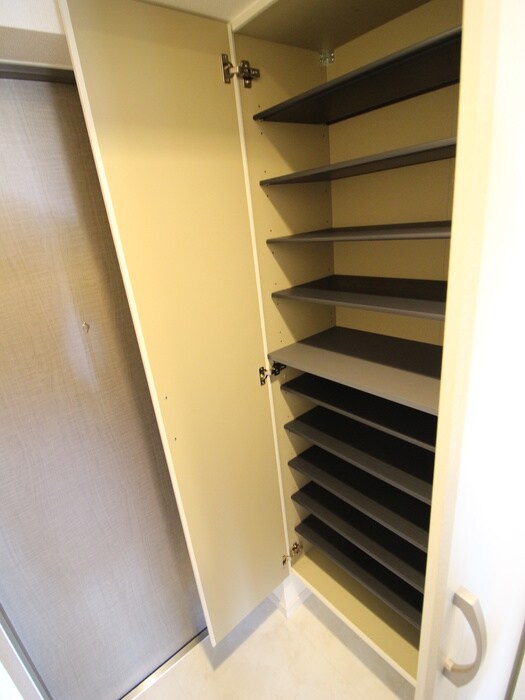 物件内観写真18　(靴箱)