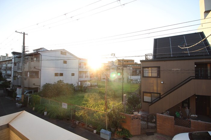 物件内観写真16　(室内からの展望)