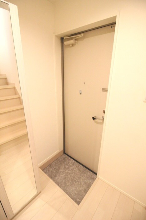 物件内観写真17　(玄関)