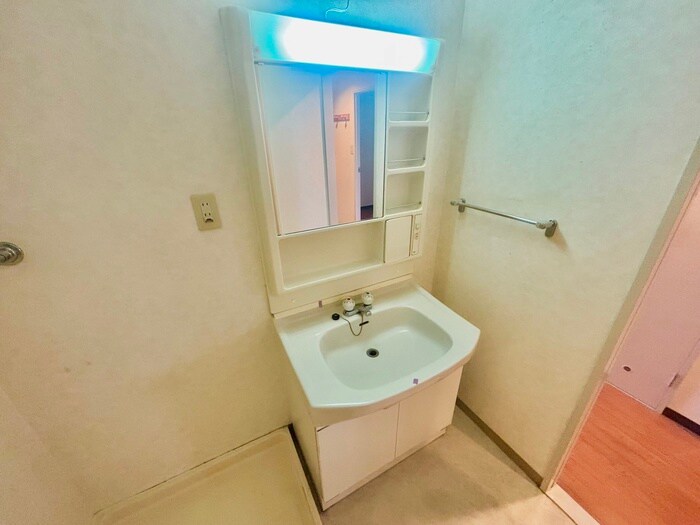 物件内観写真11　(洗面)