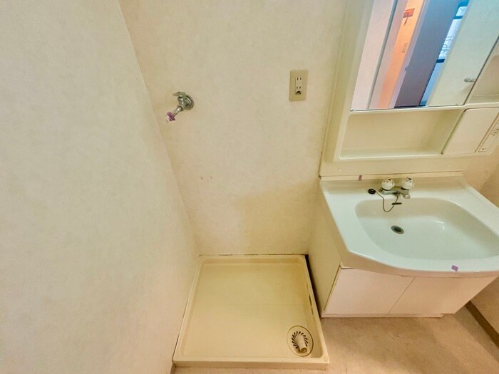 物件内観写真12　(洗濯機置場)