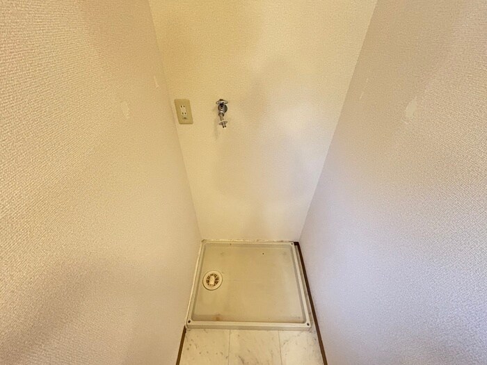 物件内観写真14　(洗濯機置場)