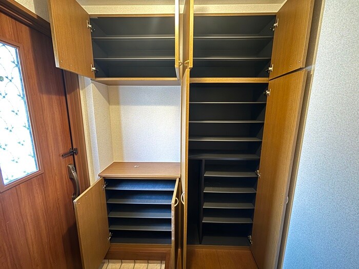 物件内観写真18　(靴箱)
