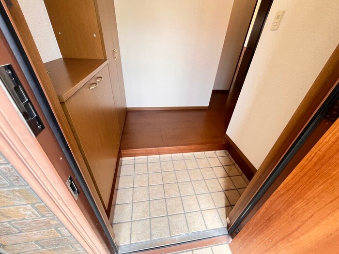物件内観写真19　(玄関)