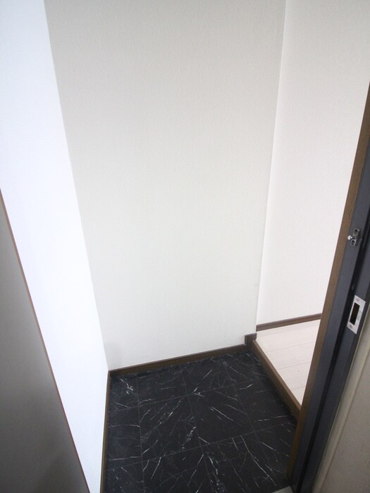 物件内観写真7　(玄関)