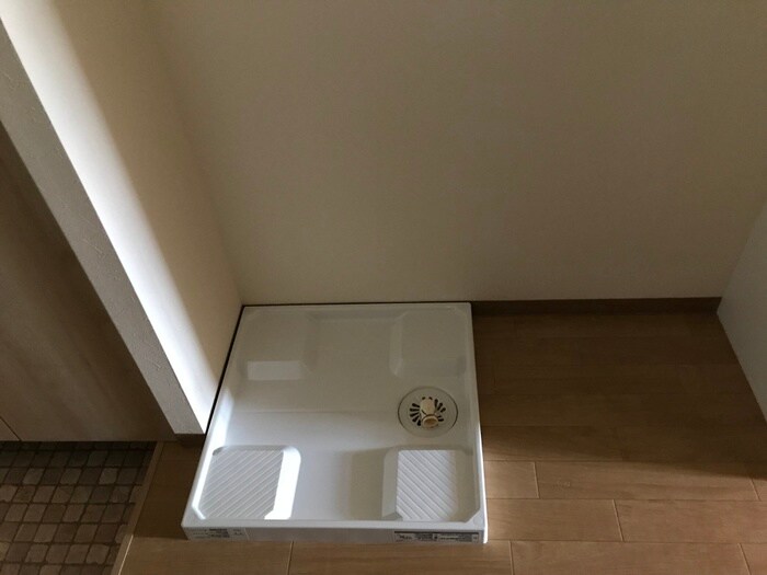 物件内観写真13　(洗濯機置場)