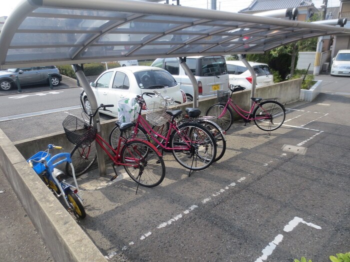 物件外観写真6　(駐輪場)