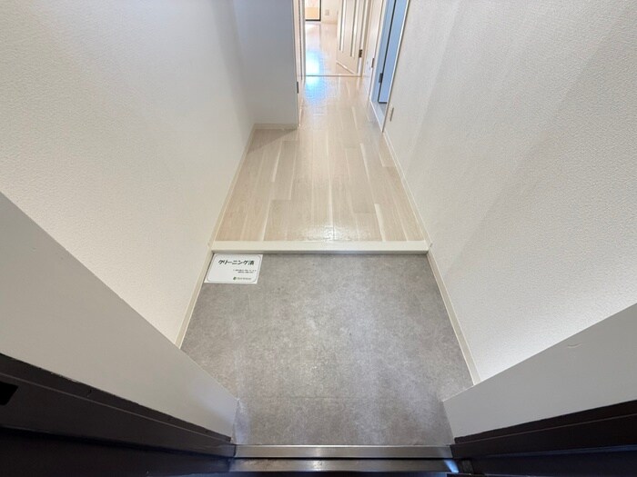 物件内観写真14　(玄関)