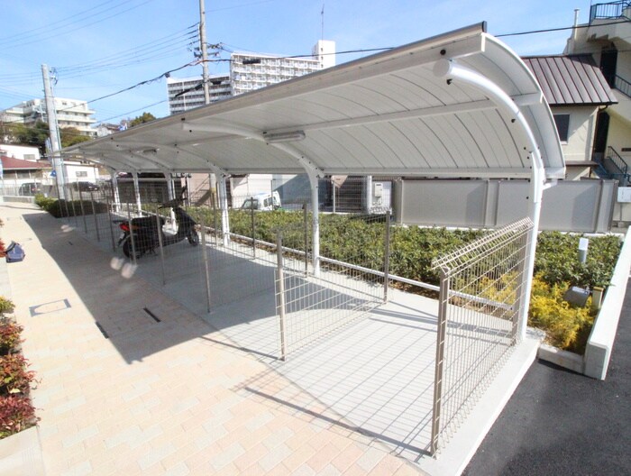 物件外観写真5　(駐輪場)