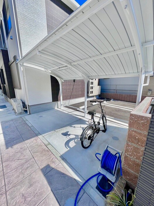 物件外観写真3　(駐輪場)