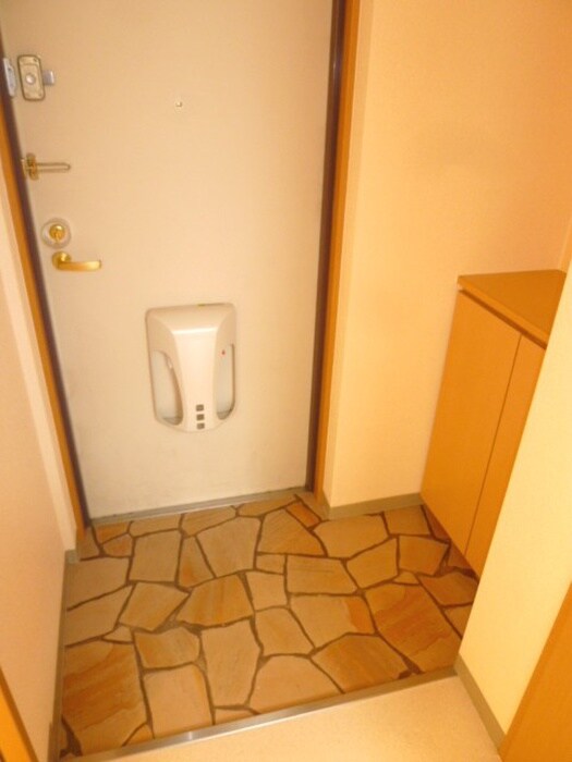 物件内観写真16　(玄関)