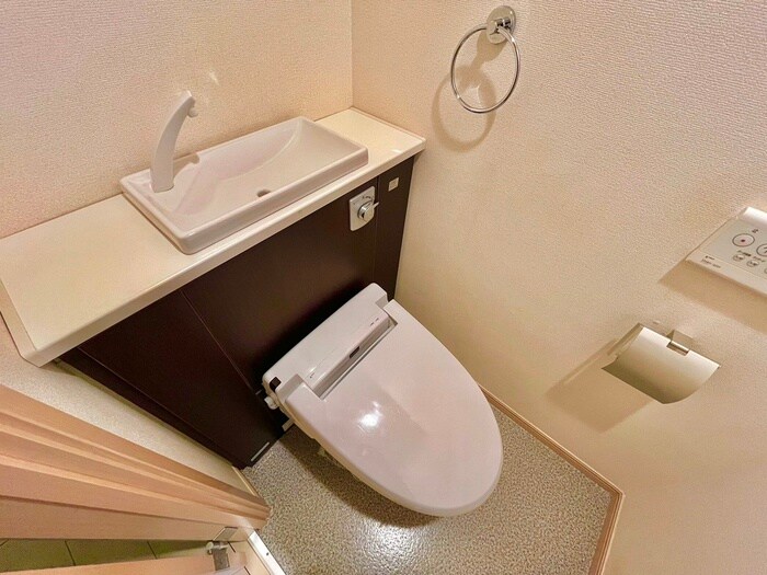 物件内観写真13　(トイレ)