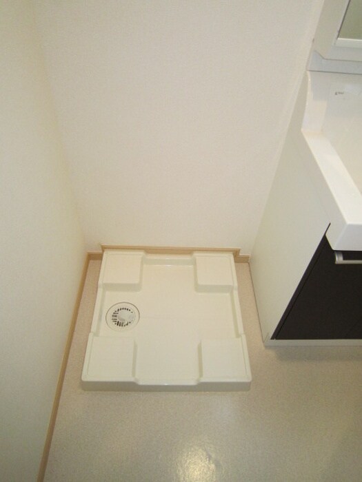 物件内観写真14　(洗濯機置場)