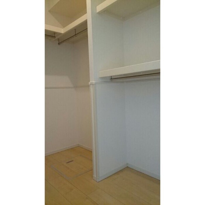 物件内観写真5　(収納)