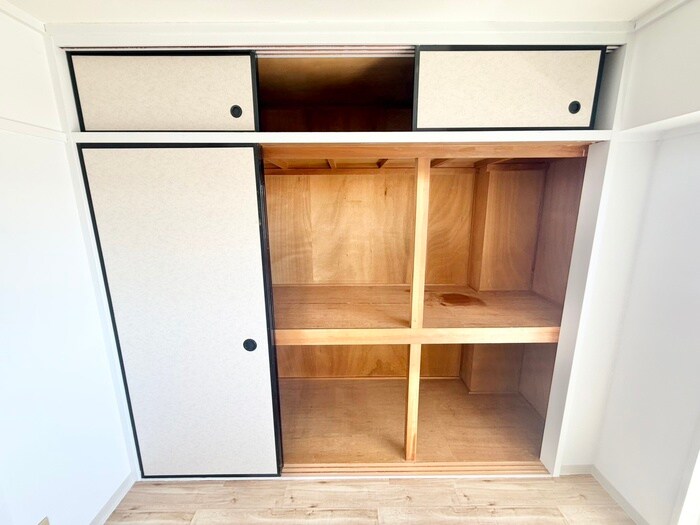 物件内観写真12　(収納)