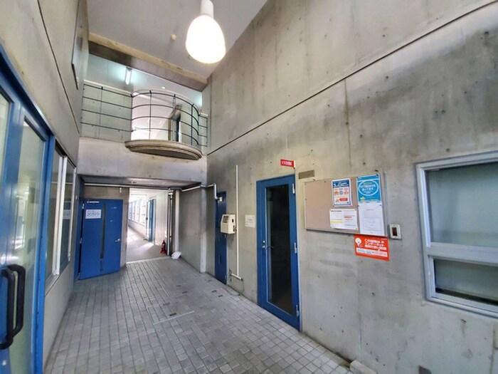 物件外観写真4　(エントランス部分)