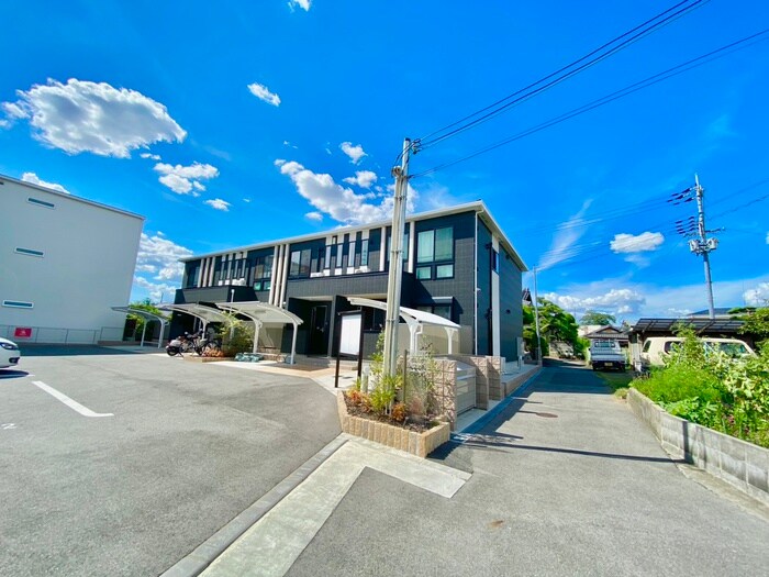 物件外観写真1　(外観写真)