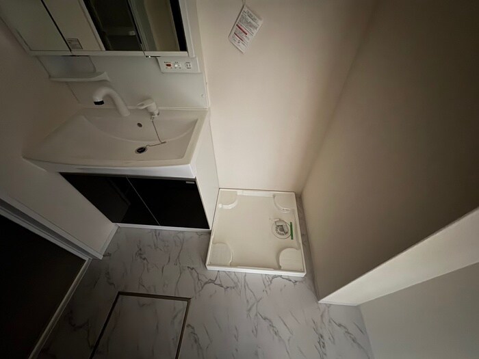 物件内観写真12　(洗濯機置場)